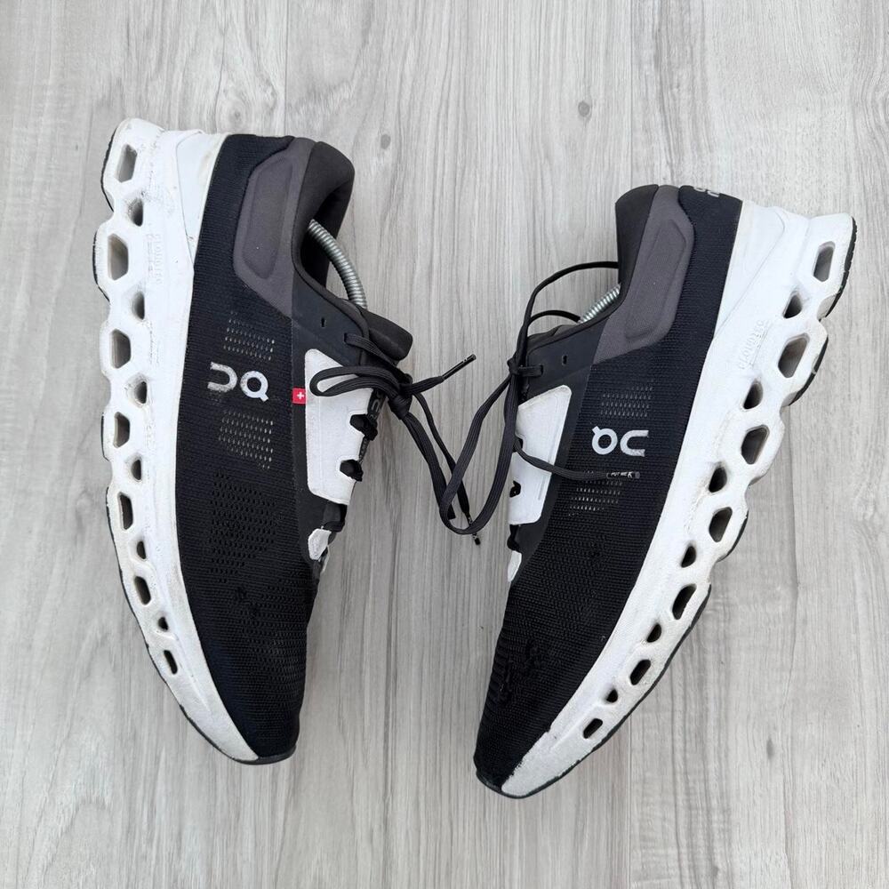 On Cloudstratus Men’s Running Shoes Black/White Size 12